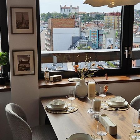 Panorama View Design Apt In Old Town - Free Parking ブラチスラヴァ エクステリア 写真