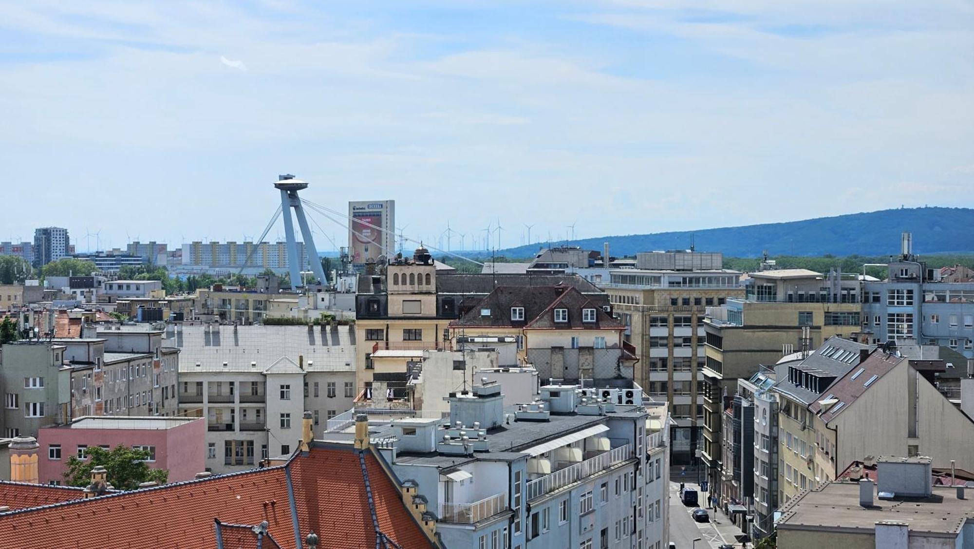 Panorama View Design Apt In Old Town - Free Parking ブラチスラヴァ エクステリア 写真