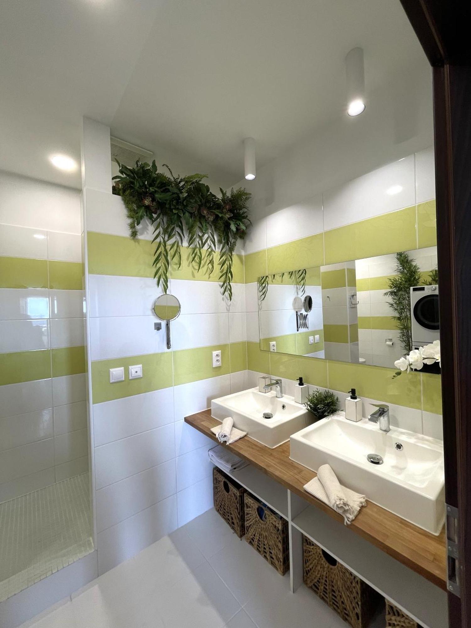 Panorama View Design Apt In Old Town - Free Parking ブラチスラヴァ エクステリア 写真